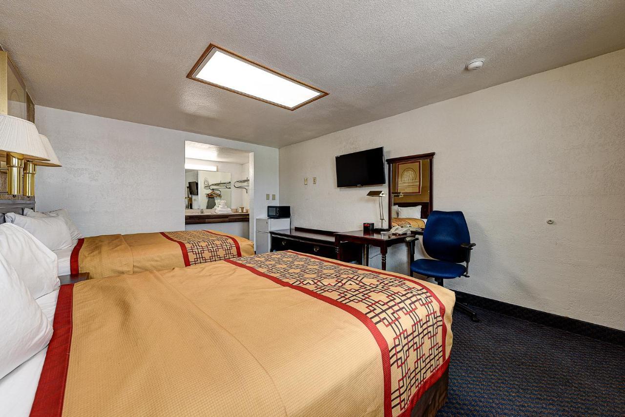Guest Inn ロジャース エクステリア 写真