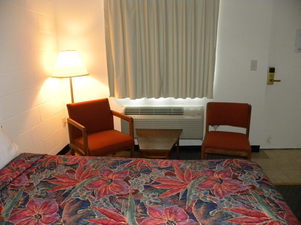 Guest Inn ロジャース エクステリア 写真
