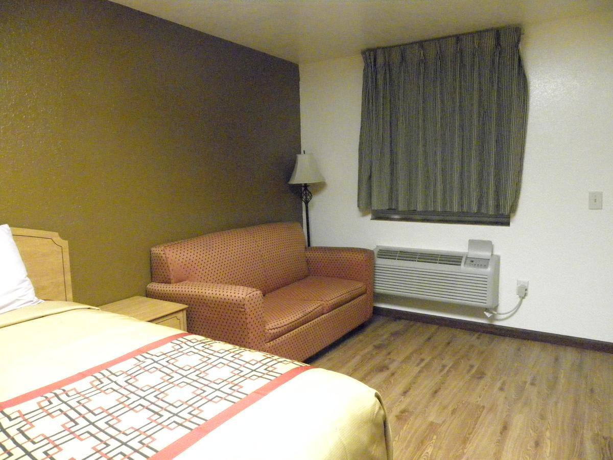 Guest Inn ロジャース エクステリア 写真