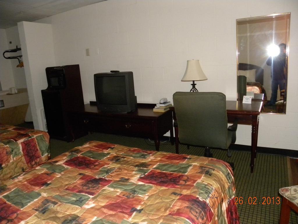 Guest Inn ロジャース エクステリア 写真